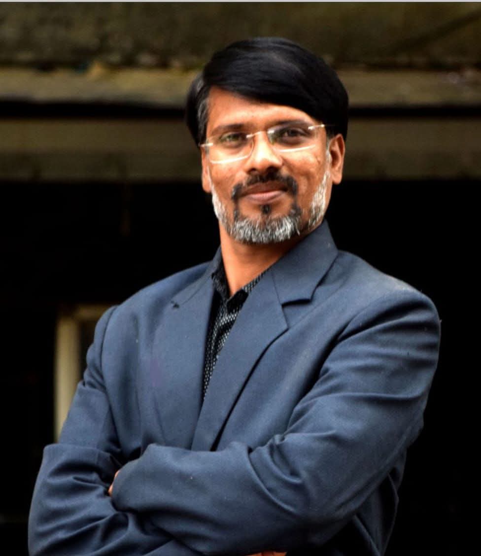 पत्रकारिता में भरे पड़े केकड़े?